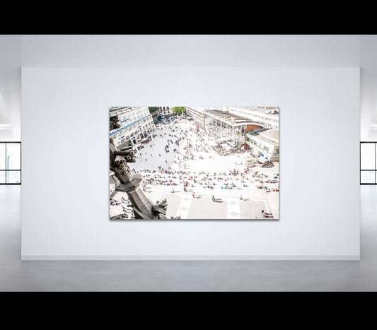 Station forecourt 01